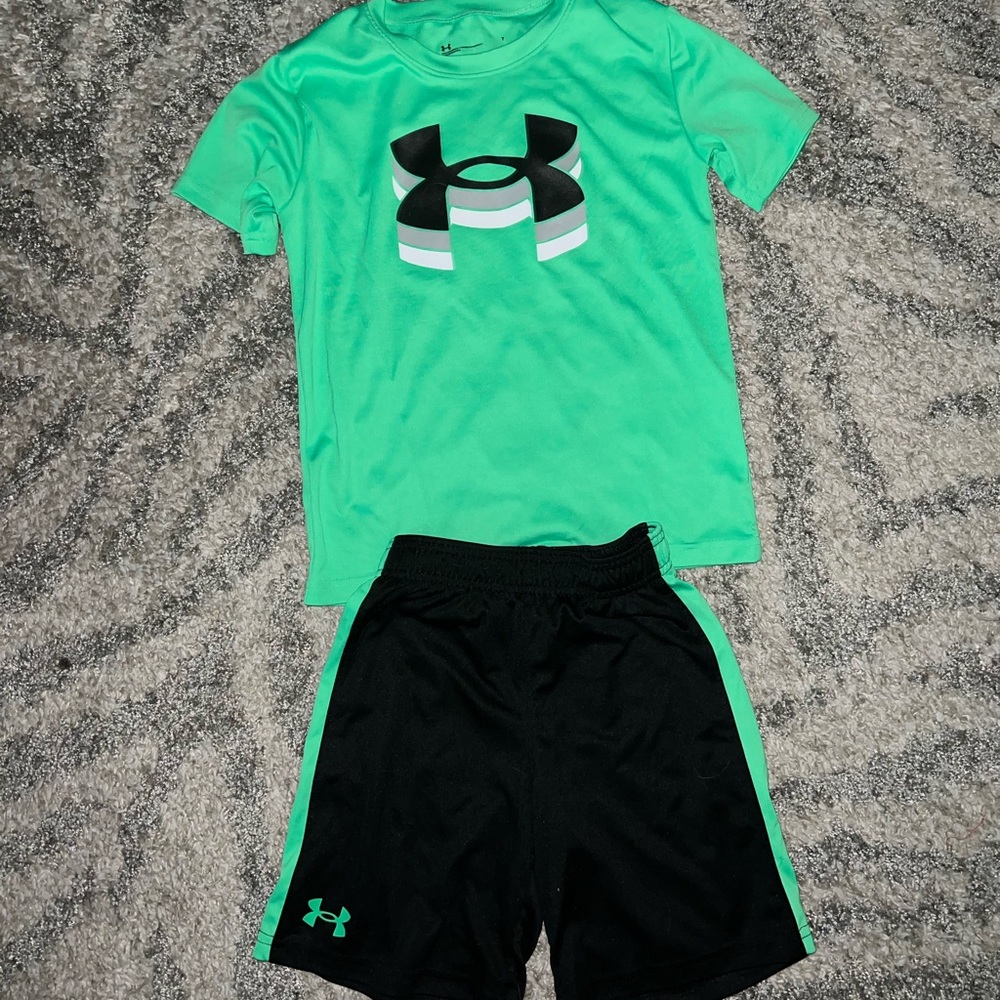 Boys under armour set size 7 (shorts and athletic tshirt)